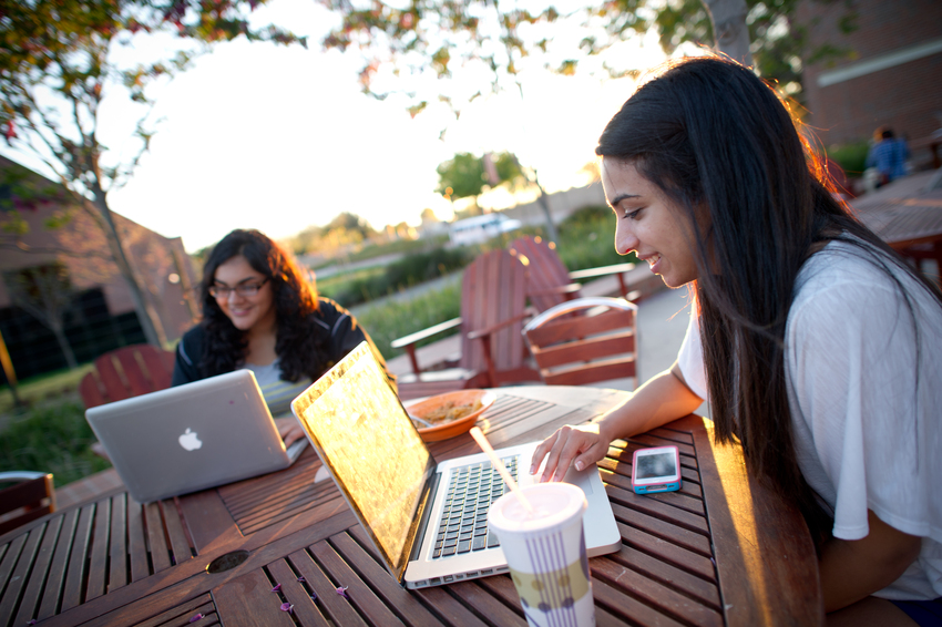 University of the Pacific students study together.