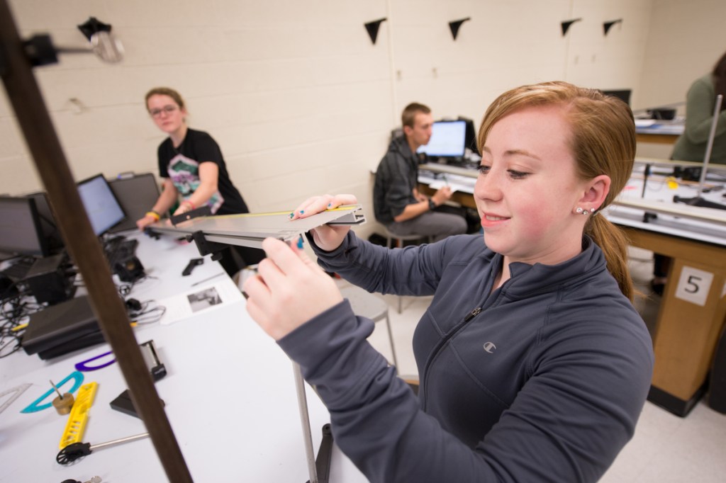 University of the Pacific students in the engineering physics lab.